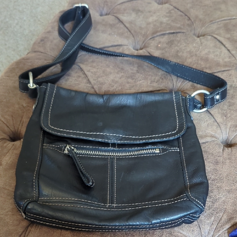 Fossil Black Leather Crossbody Bag with White Contrast Stitching